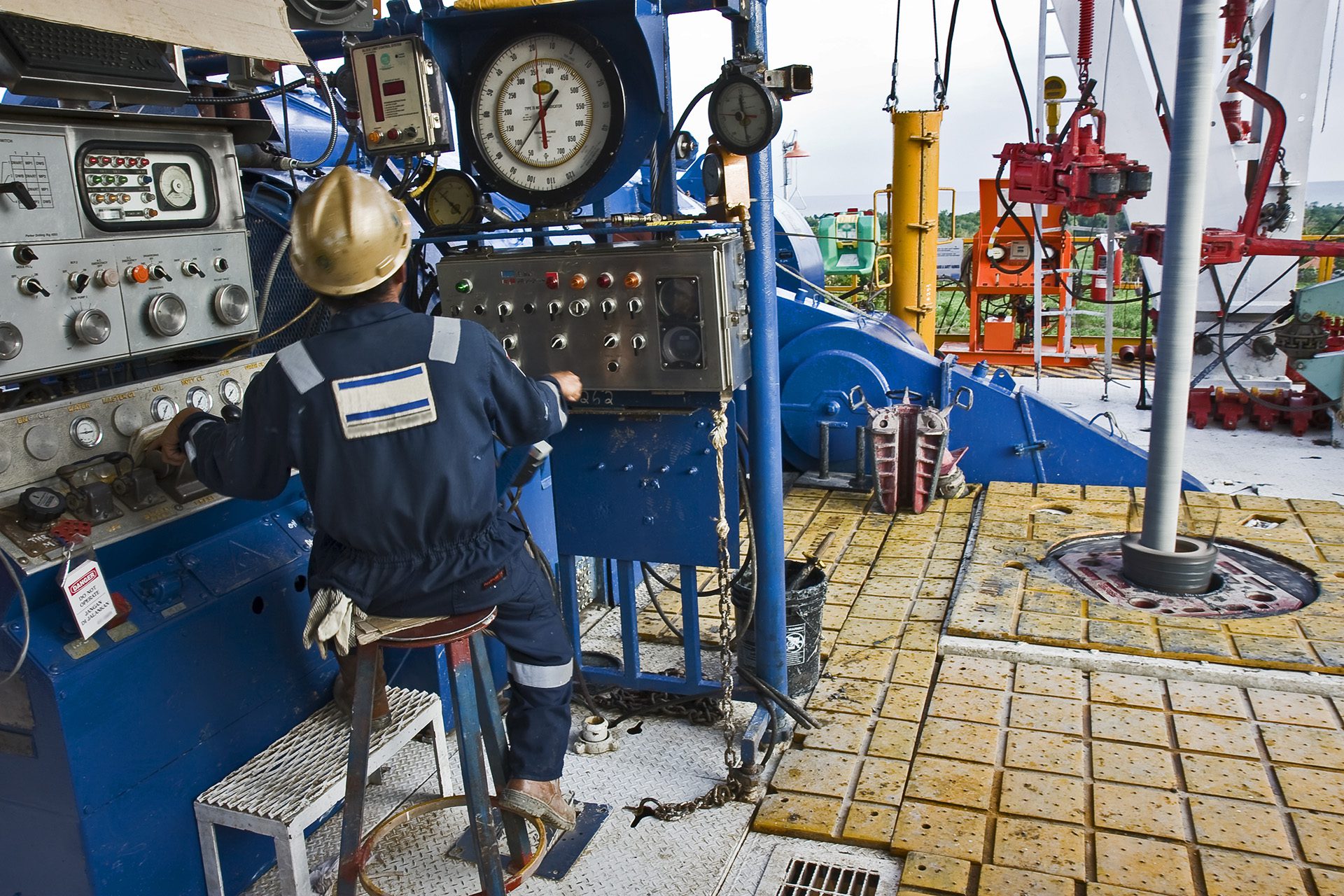 Rotary-Drill-Operators at work